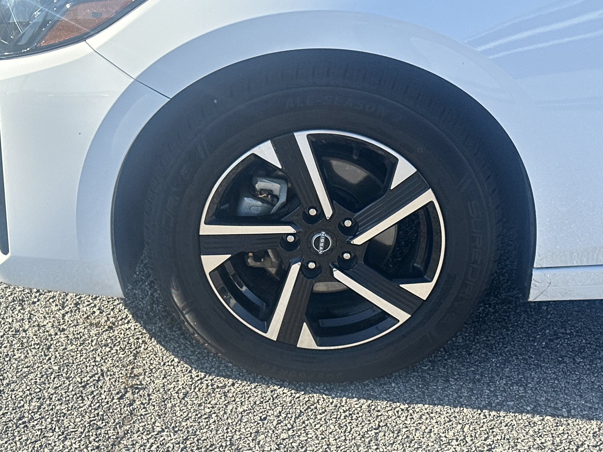 Used 2024 Nissan Sentra SV FWD image 11