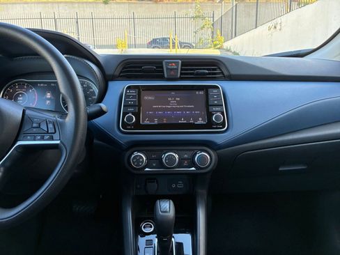 Used 2025 Nissan Versa SV image 17