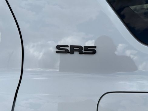 Certified 2025 Toyota 4Runner SR5 AWD/4WD image 23