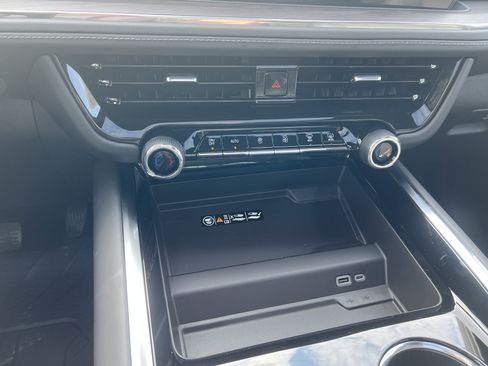 New 2026 Chevrolet Suburban Z71 w/ Z71 Off-Road Package image 8