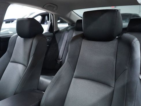 Used 2021 Honda Accord LX image 10