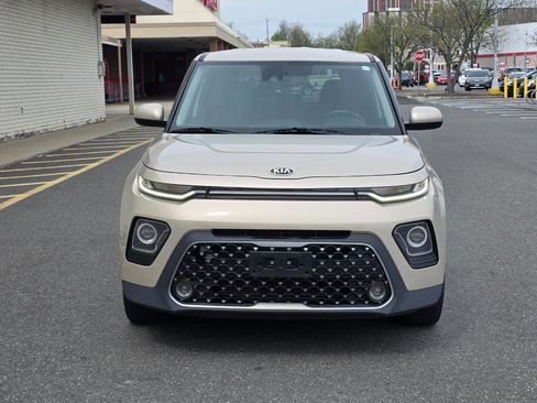 Used 2020 Kia Soul EX FWD image 2