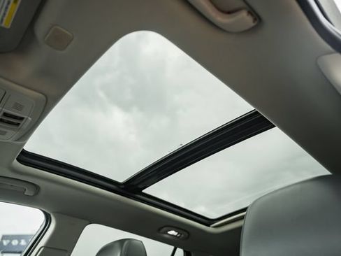 Used 2019 Buick Envision Premium AWD/4WD image 42