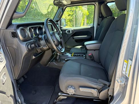 Used 2019 Jeep Wrangler Unlimited Sport S AWD/4WD image 10