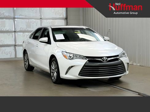 Used 2017 Toyota Camry XLE FWD image 1