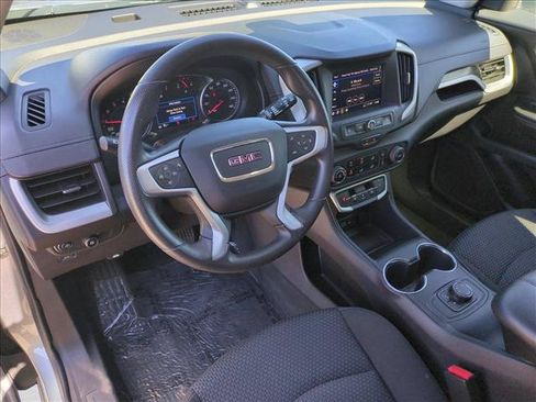 Used 2024 GMC Terrain SLE AWD/4WD image 10