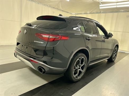 Used 2023 Alfa Romeo Stelvio Ti image 3