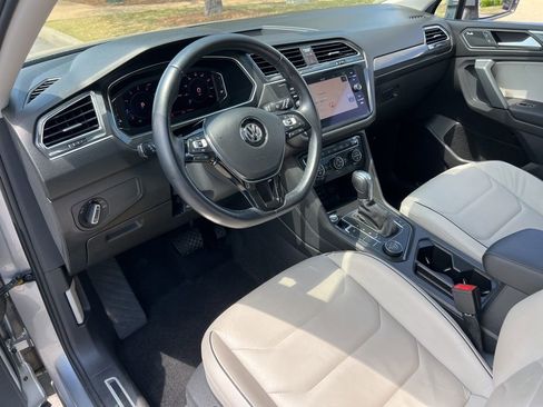 Used 2019 Volkswagen Tiguan SEL Premium AWD/4WD image 14