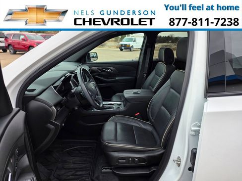 Used 2023 Chevrolet Traverse Premier w/ Redline Edition image 18