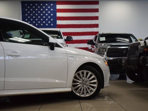 Used 2017 Audi A3 e-tron Premium FWD image 31