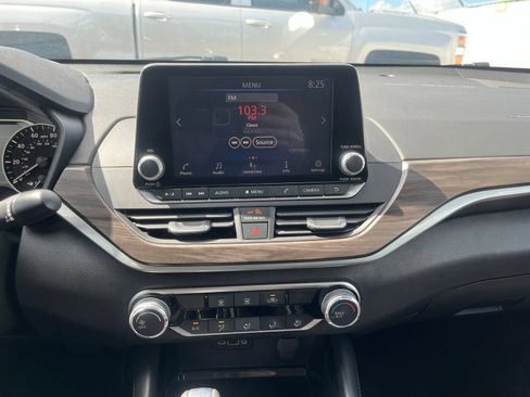 Used 2023 Nissan Altima 2.5 SV FWD image 10