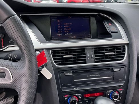 Used 2010 Audi A5 2.0T Premium Plus image 5