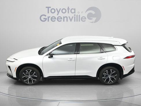 Certified 2025 Toyota Crown Signia image 5