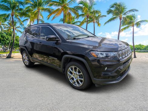 Used 2022 Jeep Compass Latitude AWD/4WD image 2