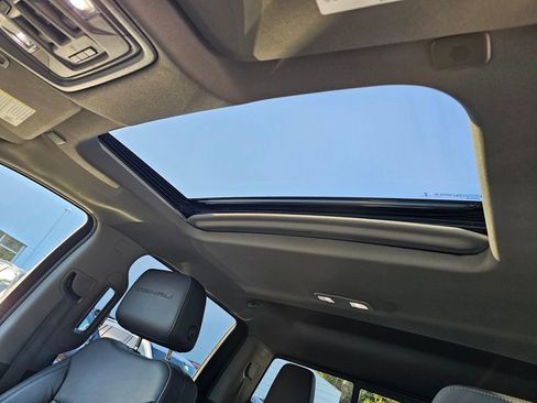 Used 2022 GMC Sierra 1500 Denali w/ Denali Premium Package image 23