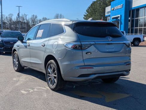 Used 2023 Buick Enclave Avenir w/ Avenir Technology Package FWD image 5
