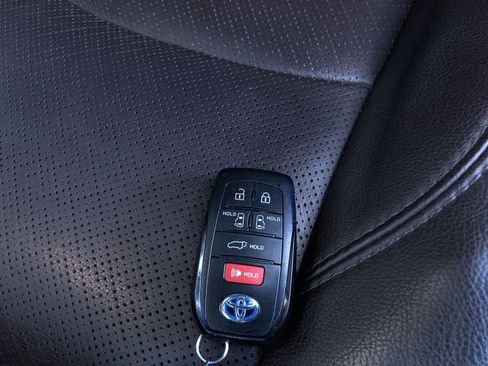 Certified 2021 Toyota Sienna Platinum AWD/4WD image 36