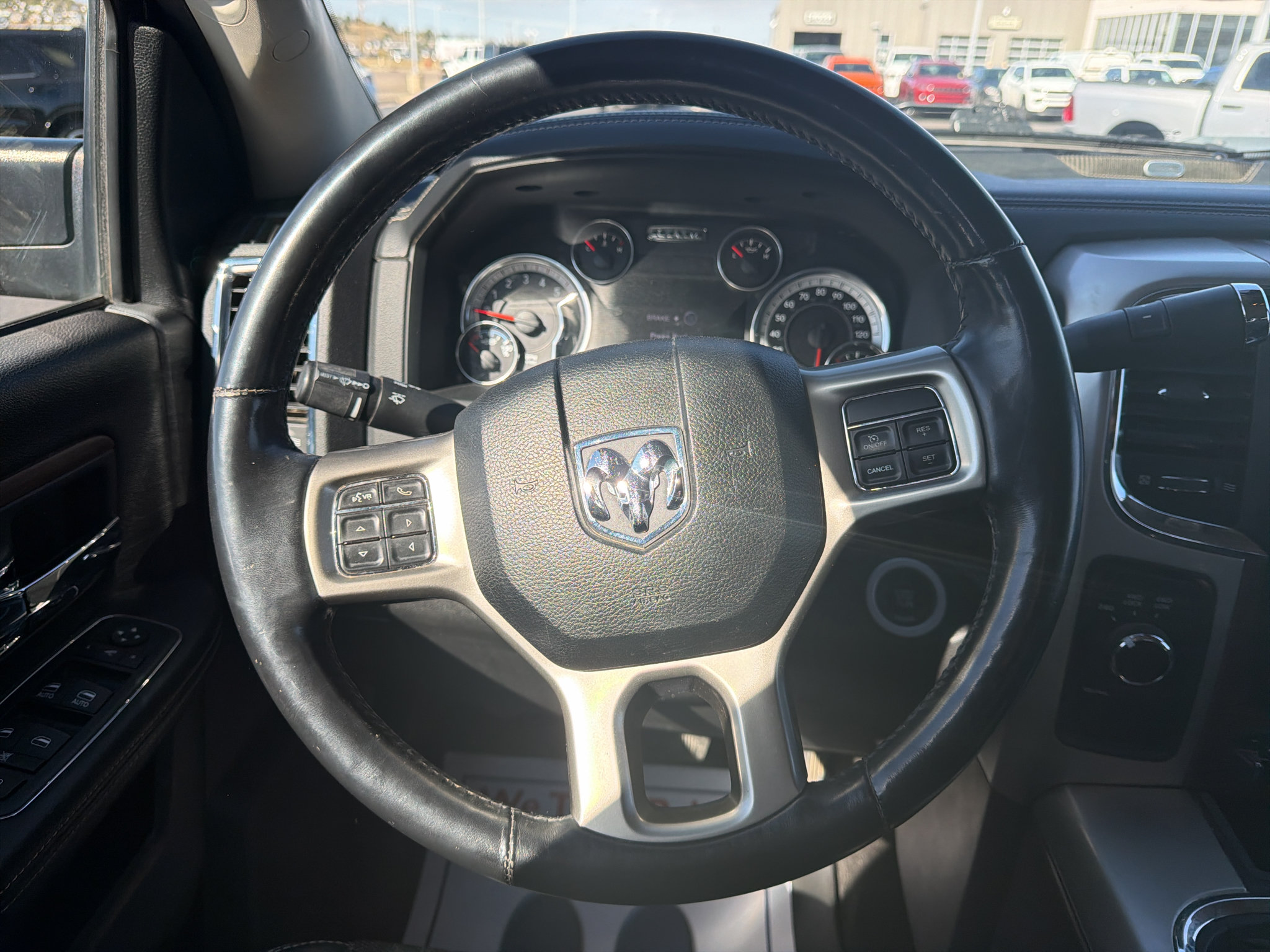 Used 2016 RAM 3500 Laramie AWD/4WD image 9
