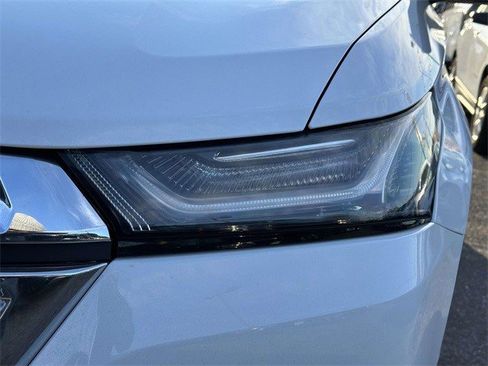 Certified 2023 Chevrolet Traverse RS image 8