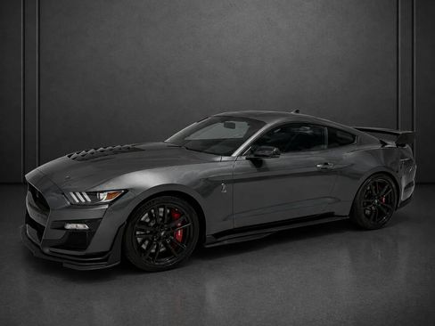 Used 2021 Ford Mustang Shelby GT500 w/ Carbon Fiber Track Pack RWD image 7