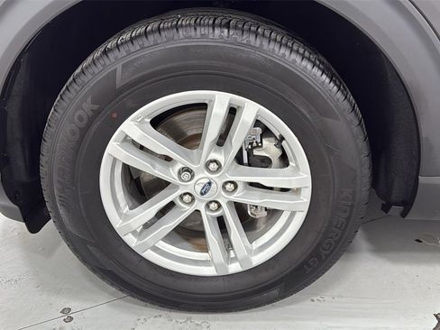 Used 2023 Ford Explorer XLT image 25