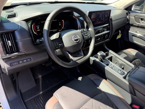 New 2026 Nissan Pathfinder Platinum w/ Lighting Package AWD/4WD image 11