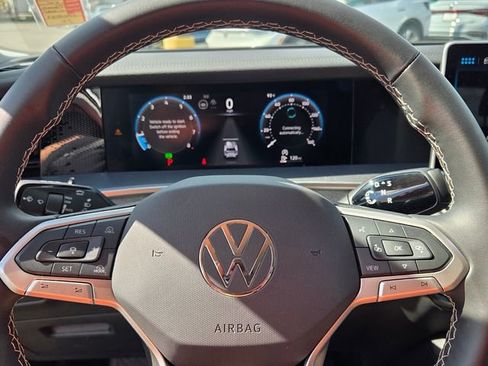 Used 2025 Volkswagen Tiguan S image 22