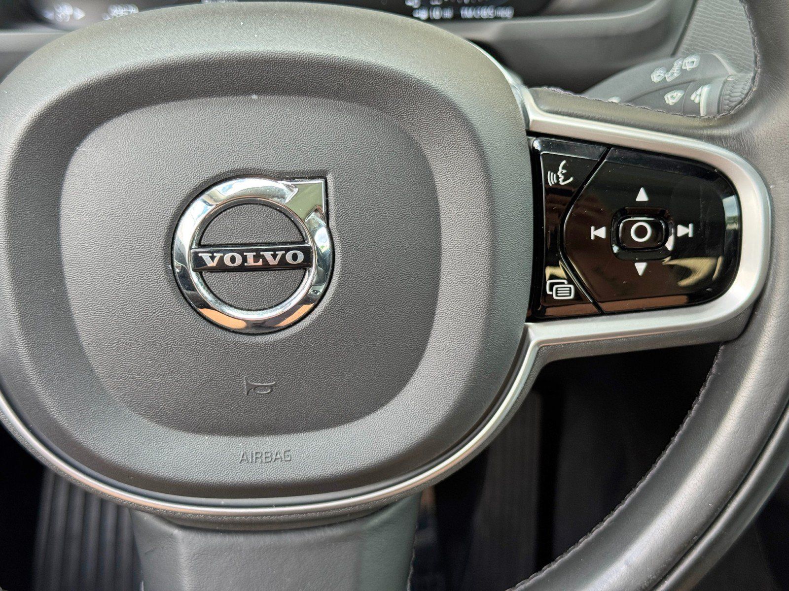 Used 2020 Volvo XC90 T8 Momentum w/ Protection Package Premier AWD/4WD image 23