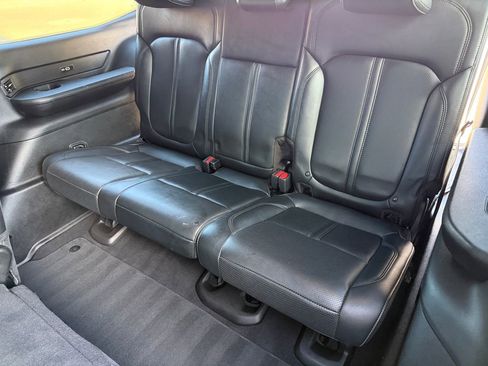 Used 2022 Jeep Wagoneer Series II AWD/4WD image 22