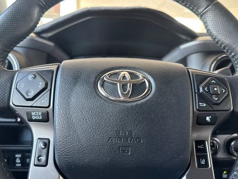 Used 2019 Toyota Tacoma TRD Off-Road w/ Technology Package AWD/4WD image 24