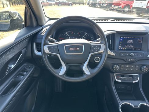 Used 2024 GMC Terrain SLE image 23