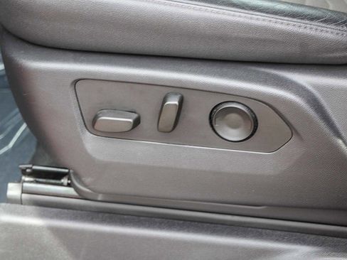 Used 2023 Chevrolet Silverado 1500 ZR2 w/ Technology Package image 16