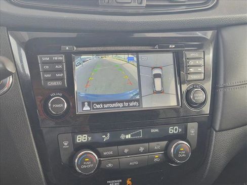 Used 2017 Nissan Rogue SL w/ SL Premium Package image 13