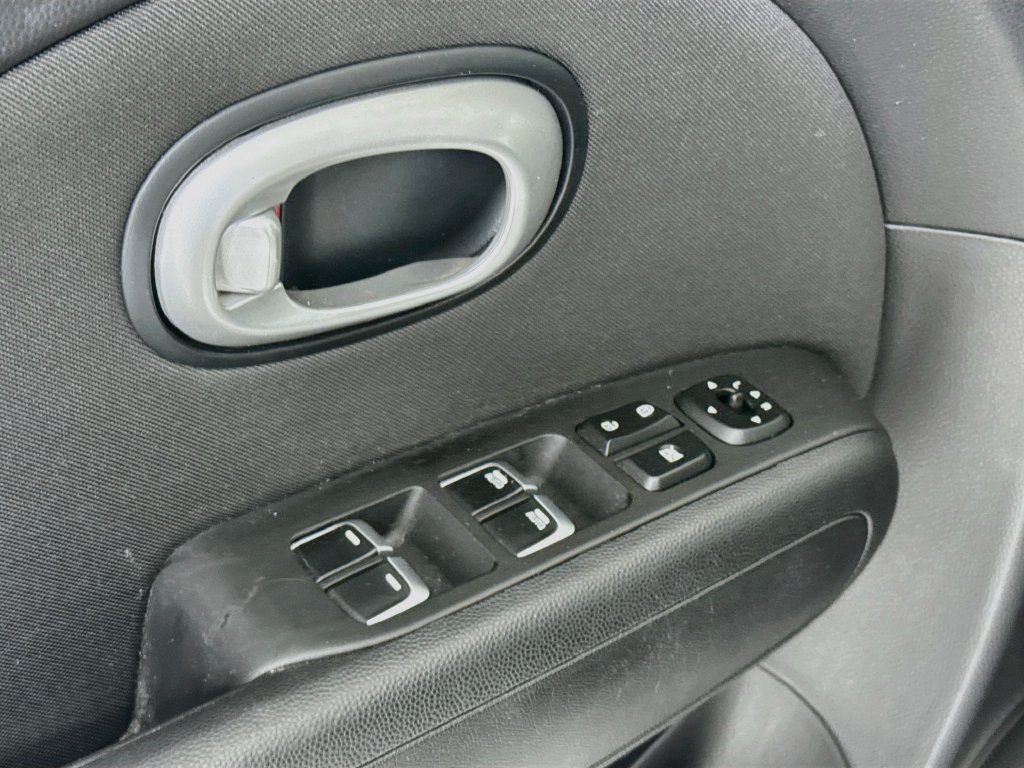 Used 2017 Kia Soul + FWD image 17