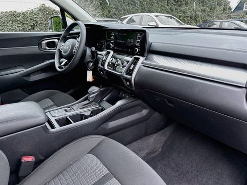 Certified 2023 Kia Sorento LX AWD/4WD image 27