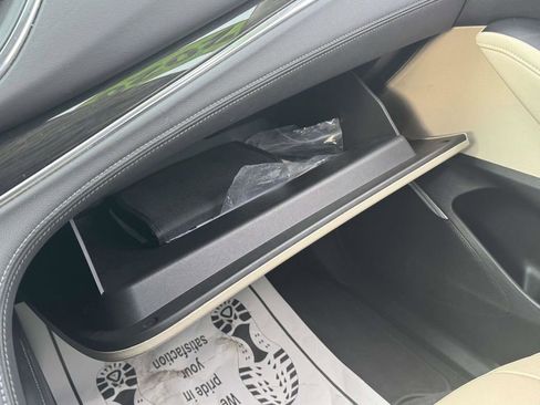 Used 2020 Buick Enclave Essence w/ LPO, Cargo Package image 31