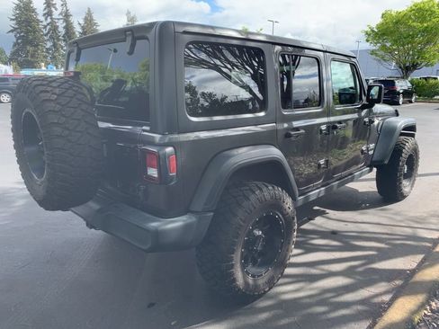 Used 2018 Jeep Wrangler Unlimited Sport S image 4