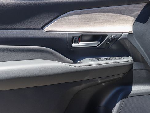 New 2026 Toyota Grand Highlander AWD image 26