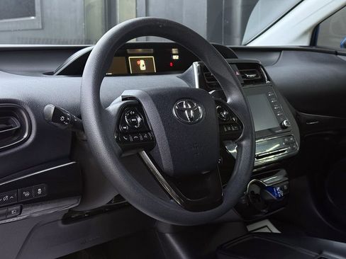 Used 2022 Toyota Prius LE AWD/4WD image 15