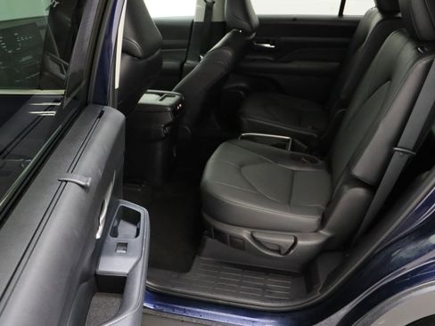 Certified 2025 Toyota Grand Highlander FWD image 29