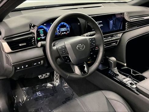 Used 2025 Toyota Camry XSE FWD image 16