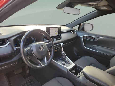 Used 2021 Toyota RAV4 SE w/ Weather & Moonroof Package AWD/4WD image 27