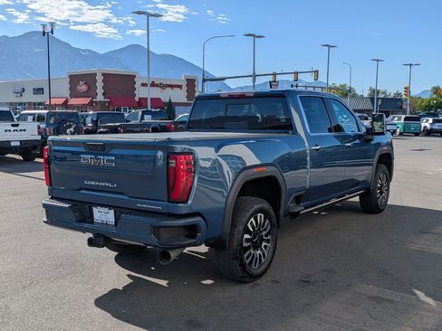 Used 2024 GMC Sierra 3500 Denali Ultimate AWD/4WD image 3