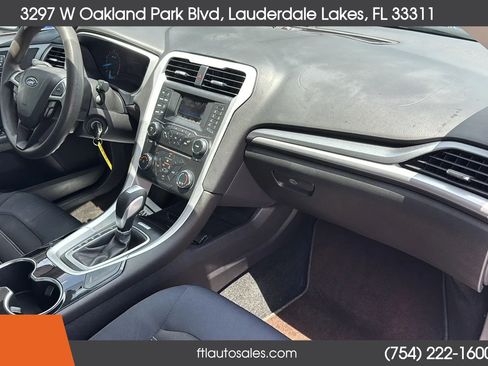 Used 2015 Ford Fusion SE FWD image 39
