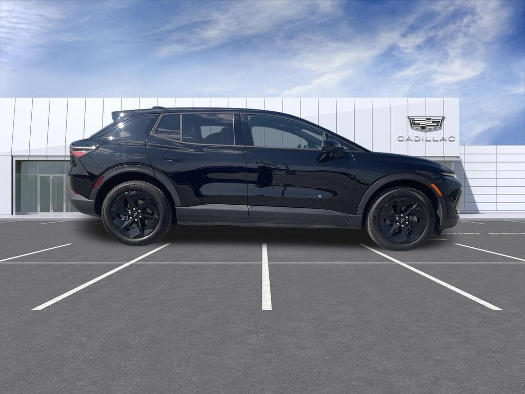 Used 2026 Chevrolet Equinox EV LT w/ Comfort Package AWD/4WD image 9