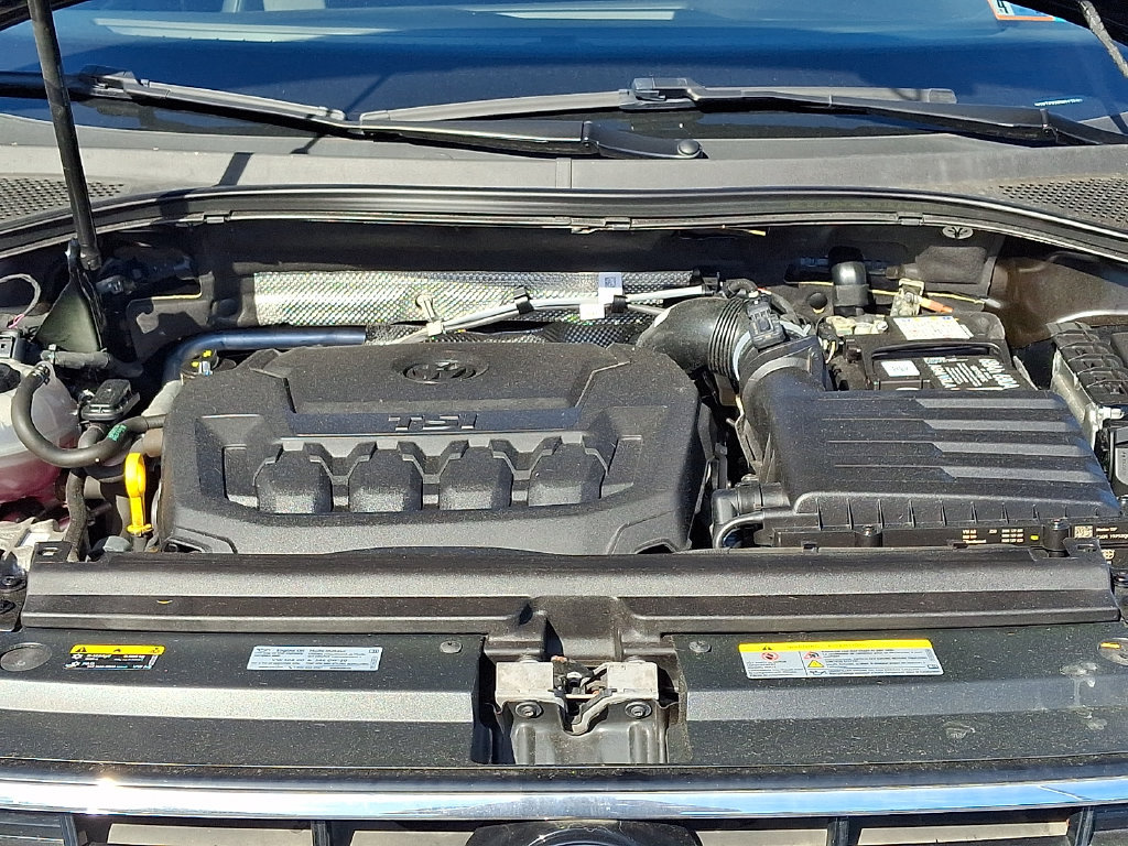 Used 2023 Volkswagen Tiguan SE AWD/4WD image 29