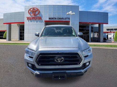 Used 2022 Toyota Tacoma SR5 RWD image 4