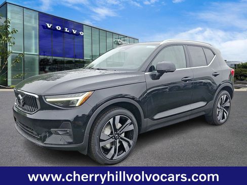 Certified 2025 Volvo XC40 B5 Ultra w/ Protection Package Premier image 3