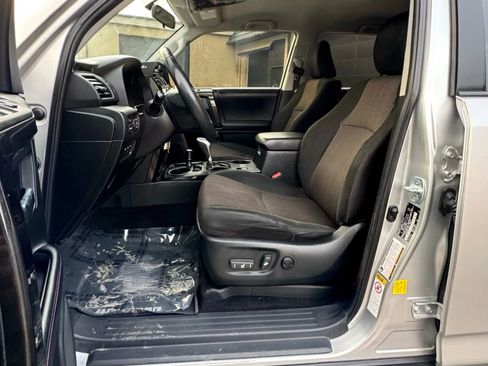 Used 2019 Toyota 4Runner TRD Off-Road AWD/4WD image 4