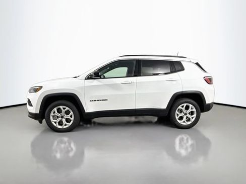 Used 2026 Jeep Compass Latitude AWD/4WD image 4